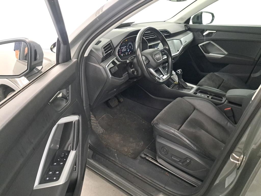 AUDI Q3 1.4 45 TFSI E S TRONIC photo