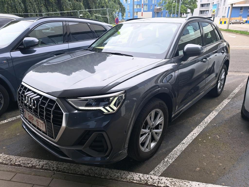 AUDI Q3 1.4 45 TFSI E S TRONIC S LINE
