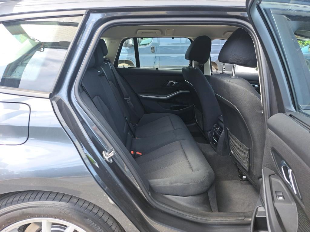 BMW 3 SERIES TOURING 2.0 316D (90KW) TOURING photo