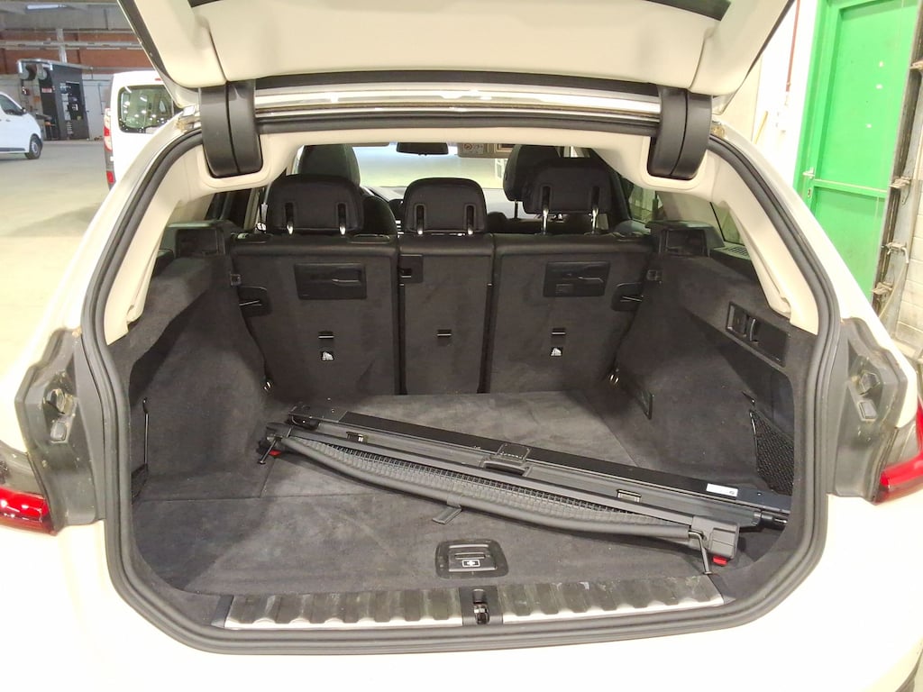 BMW 3 SERIES TOURING 2.0 320D (140KW) TOURING photo