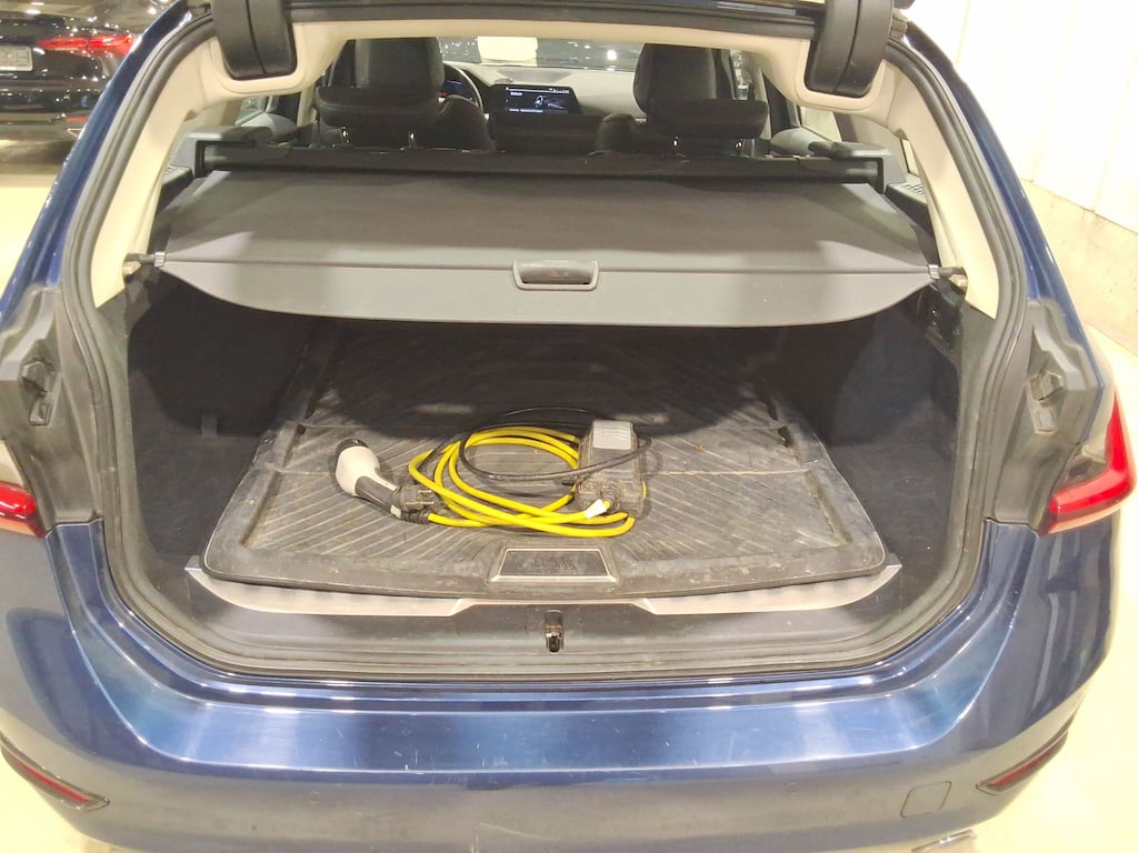 BMW 3 SERIES TOURING 2.0 320E TOURING photo