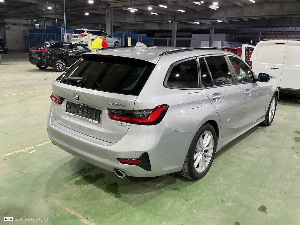 BMW 3 SERIES TOURING 2.0 330E (215KW) TOURING photo