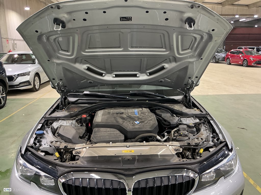 BMW 3 SERIES TOURING 2.0 330E (215KW) TOURING photo