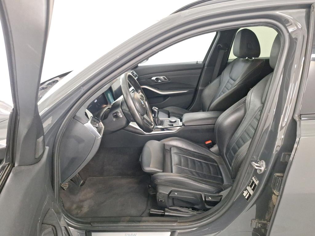 BMW 3 TOURING DIESEL - 2019 318 d AdBlue photo