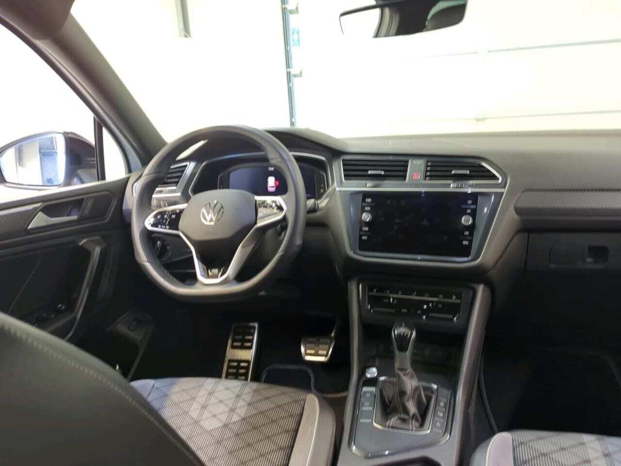 VOLKSWAGEN Tiguan Allspace 1.5 TSI R-Line Bns photo