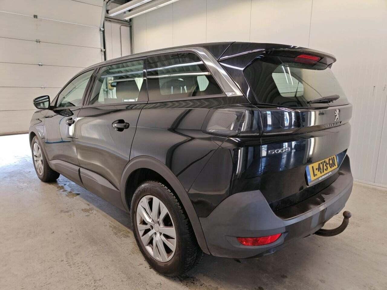 PEUGEOT 5008 1.2 PT Active Pack photo