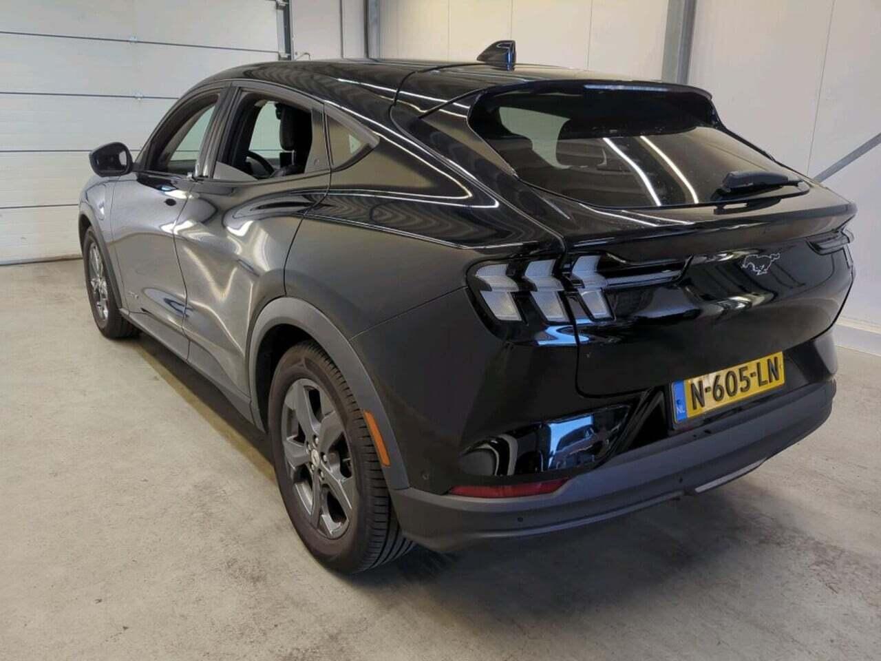 FORD Mustang Mach-E RWD 75 kWh photo