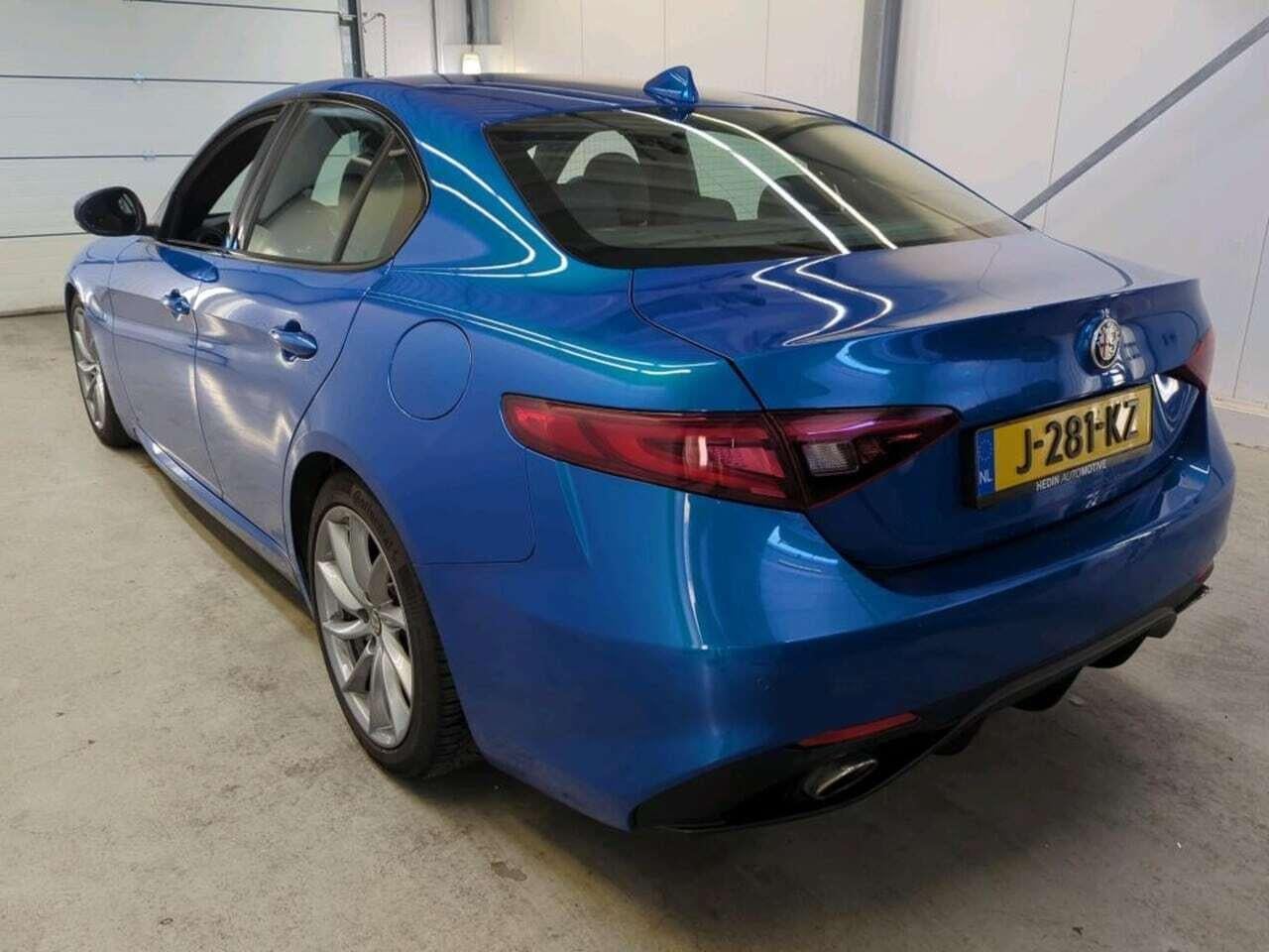 Alfa Romeo Giulia 2.0T Super photo
