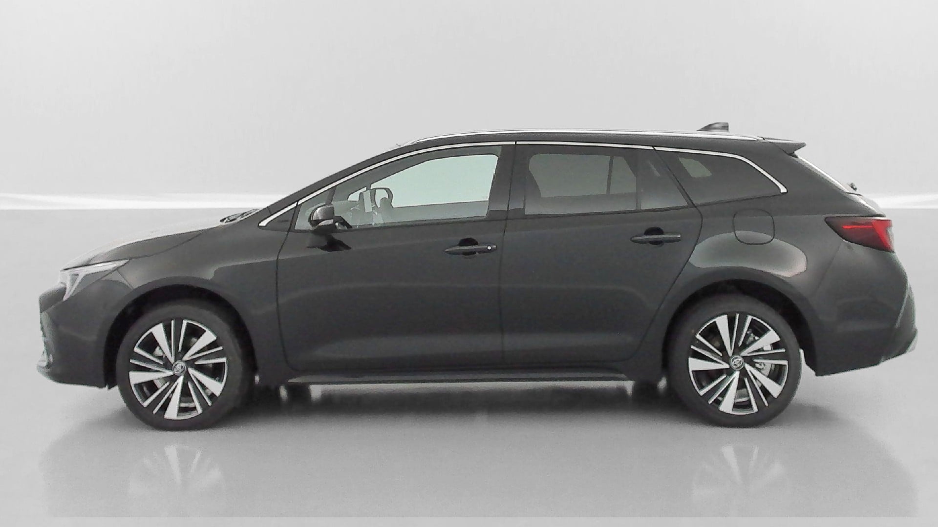 Toyota Corolla Design 1.8 Hybride 140ch photo