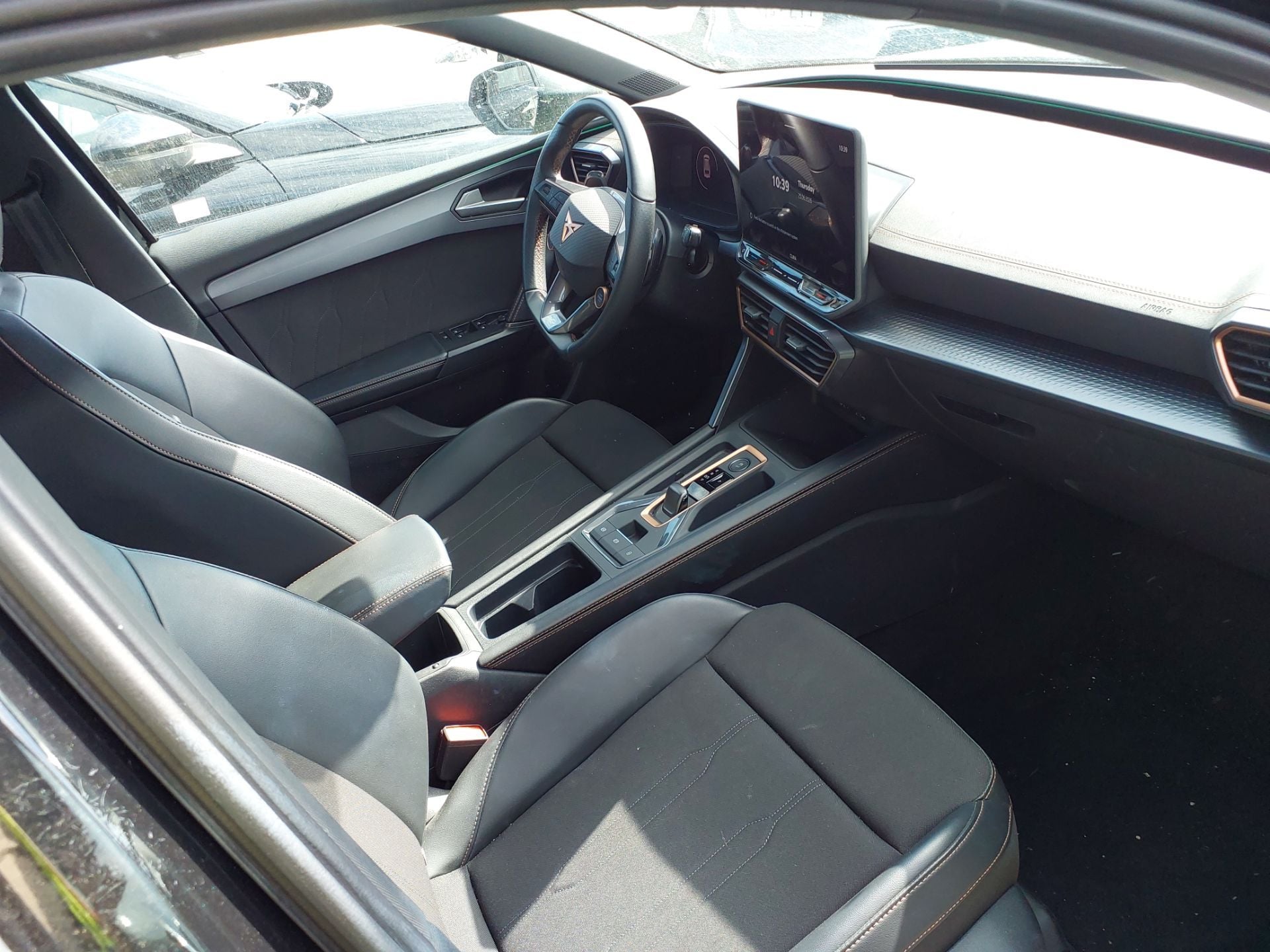 CUPRA Leon 1.5 eTSI DSG 150cv automatico SportsTourer photo