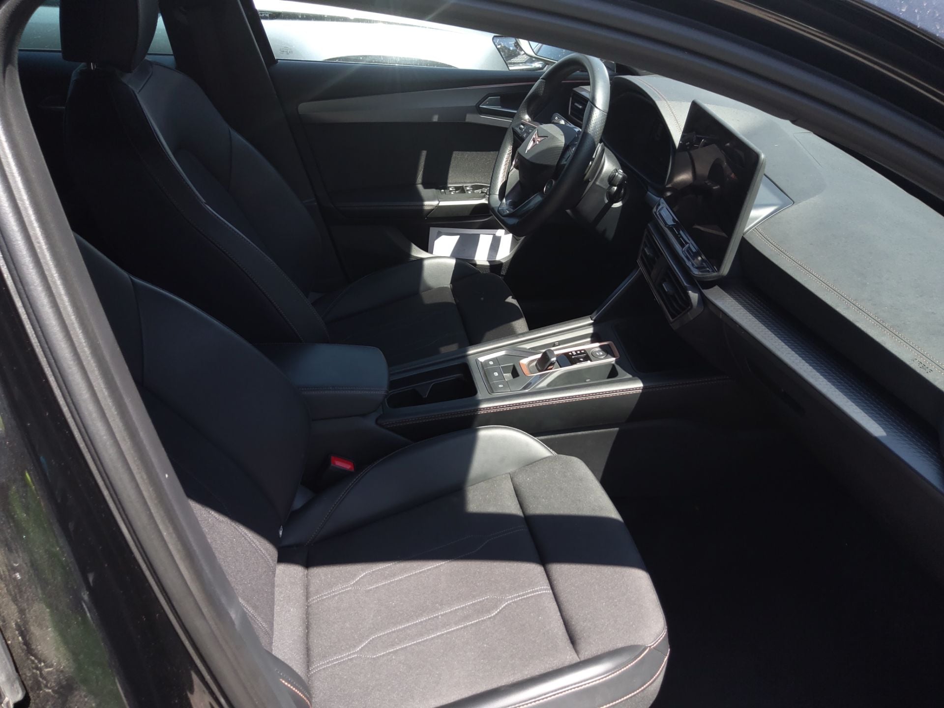 CUPRA Leon 1.5 PHEV DSG 205cv 5P AutomÃ¡tico (Winterpack) photo