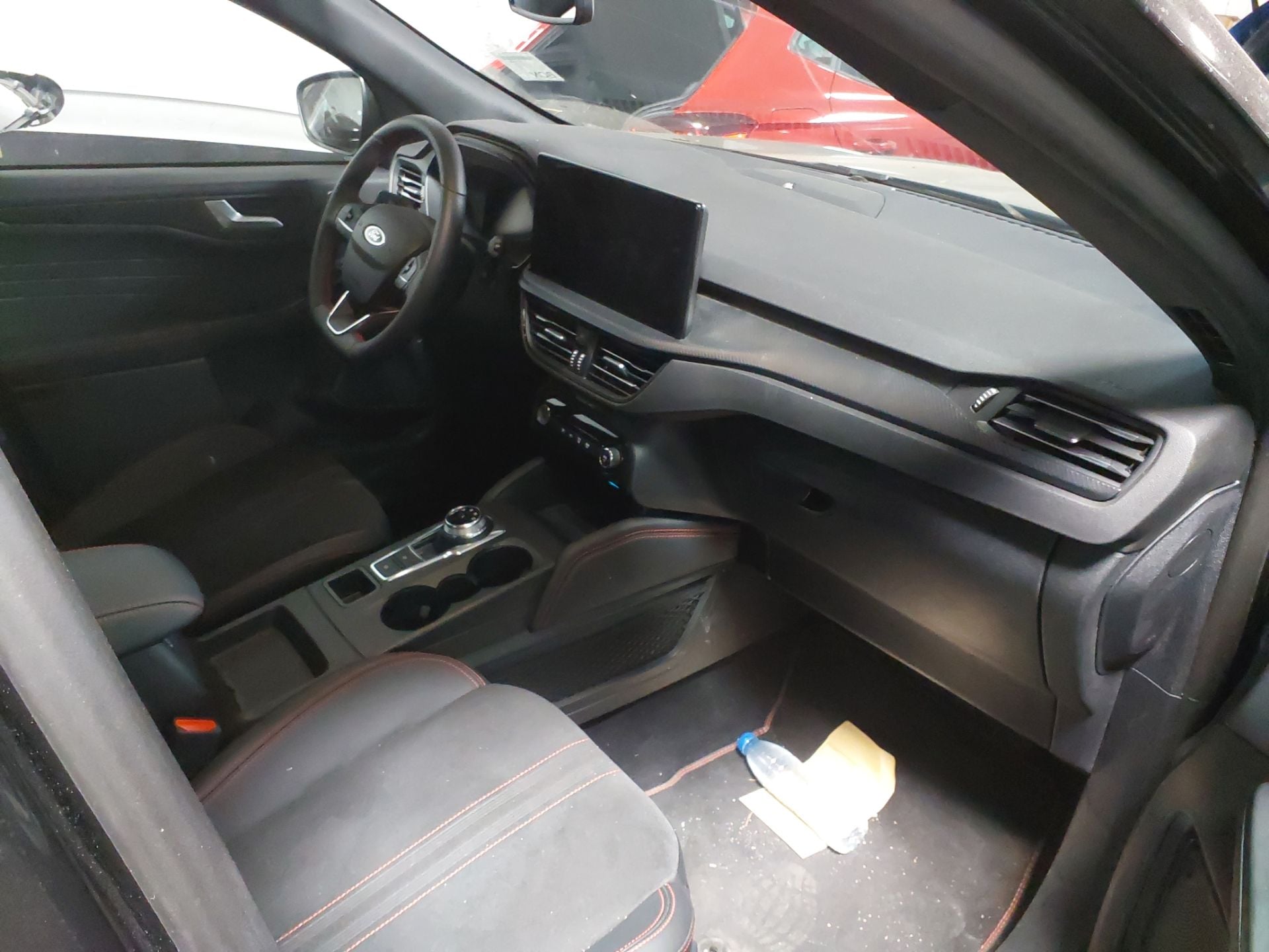 FORD Kuga 2.5 PHEV 243cv AutomÃ¡tico WT + gancho ST-LINE X(Pano-Roof + Winterpack) photo