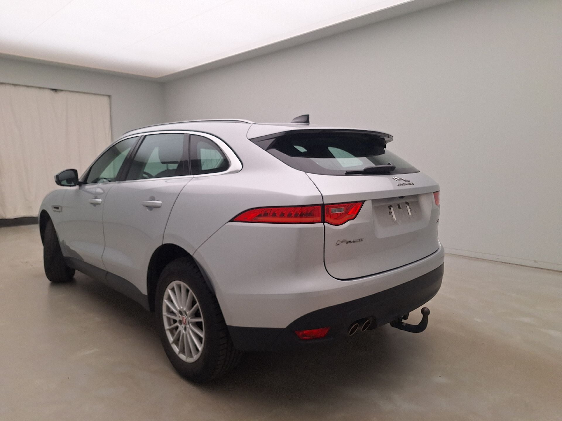 Jaguar, F-Pace, Jaguar F-Pace 2.0D 132kW Aut. Prestige 5d photo