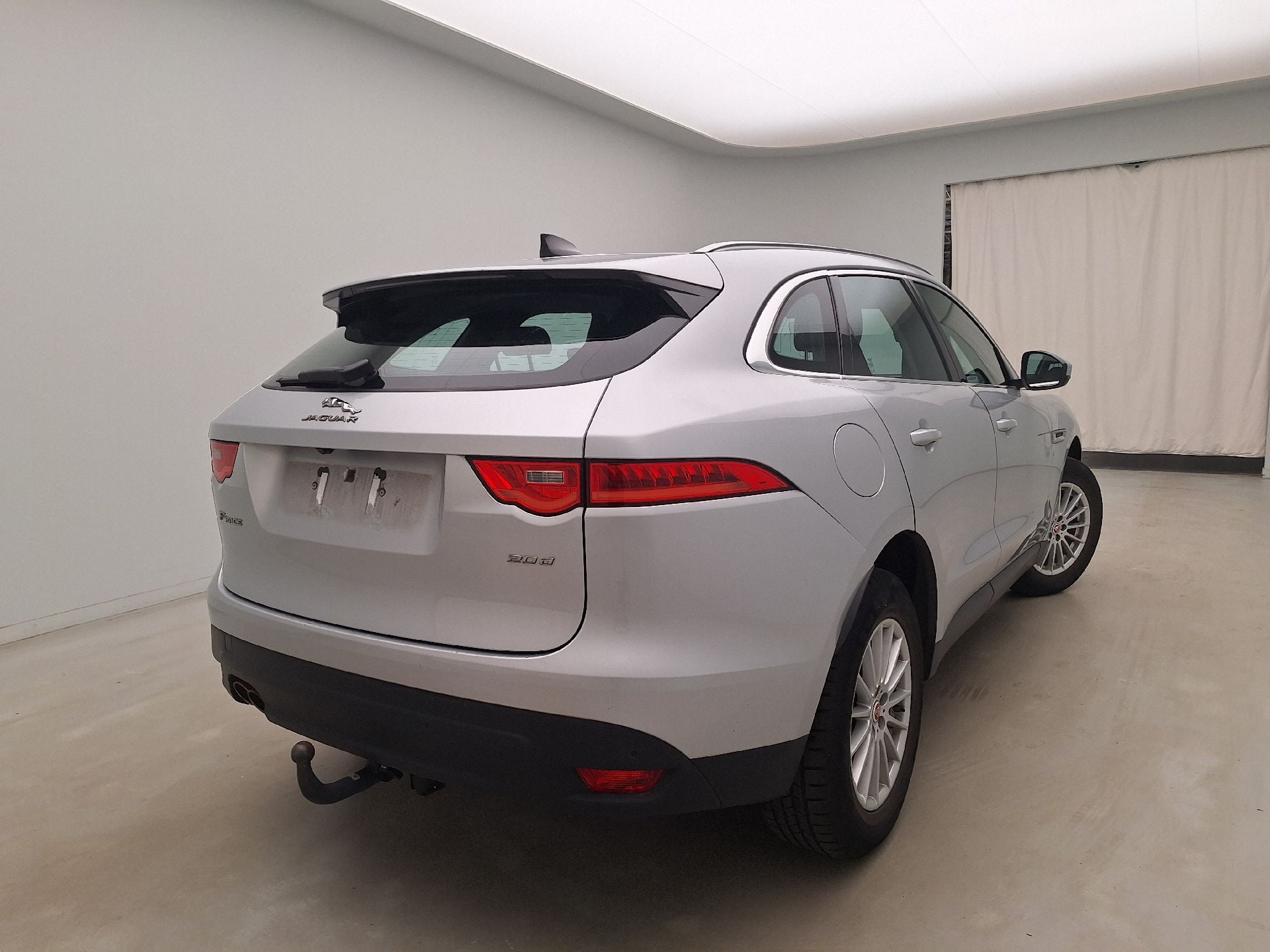 Jaguar, F-Pace, Jaguar F-Pace 2.0D 132kW Aut. Prestige 5d photo