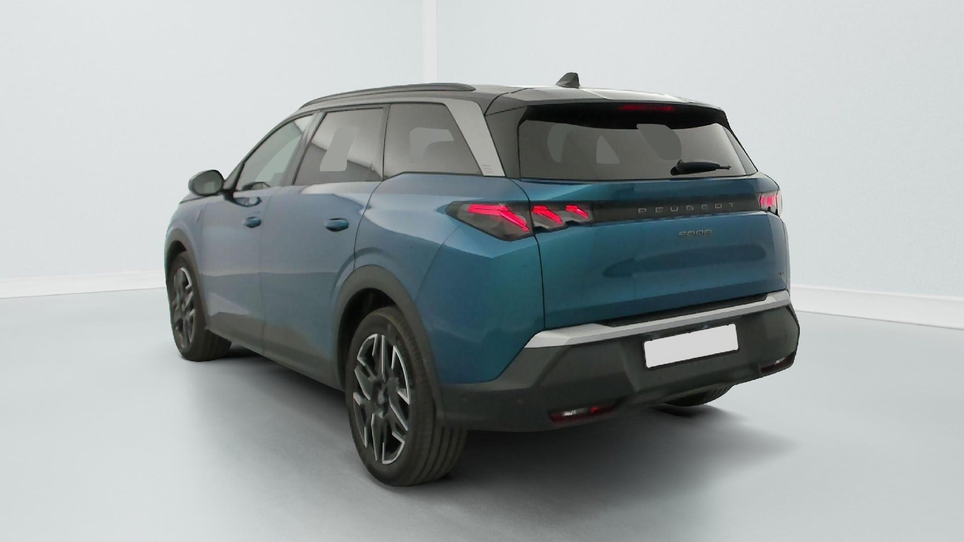 Peugeot 5008 GT Hybrid 145ch E-DCS6 photo