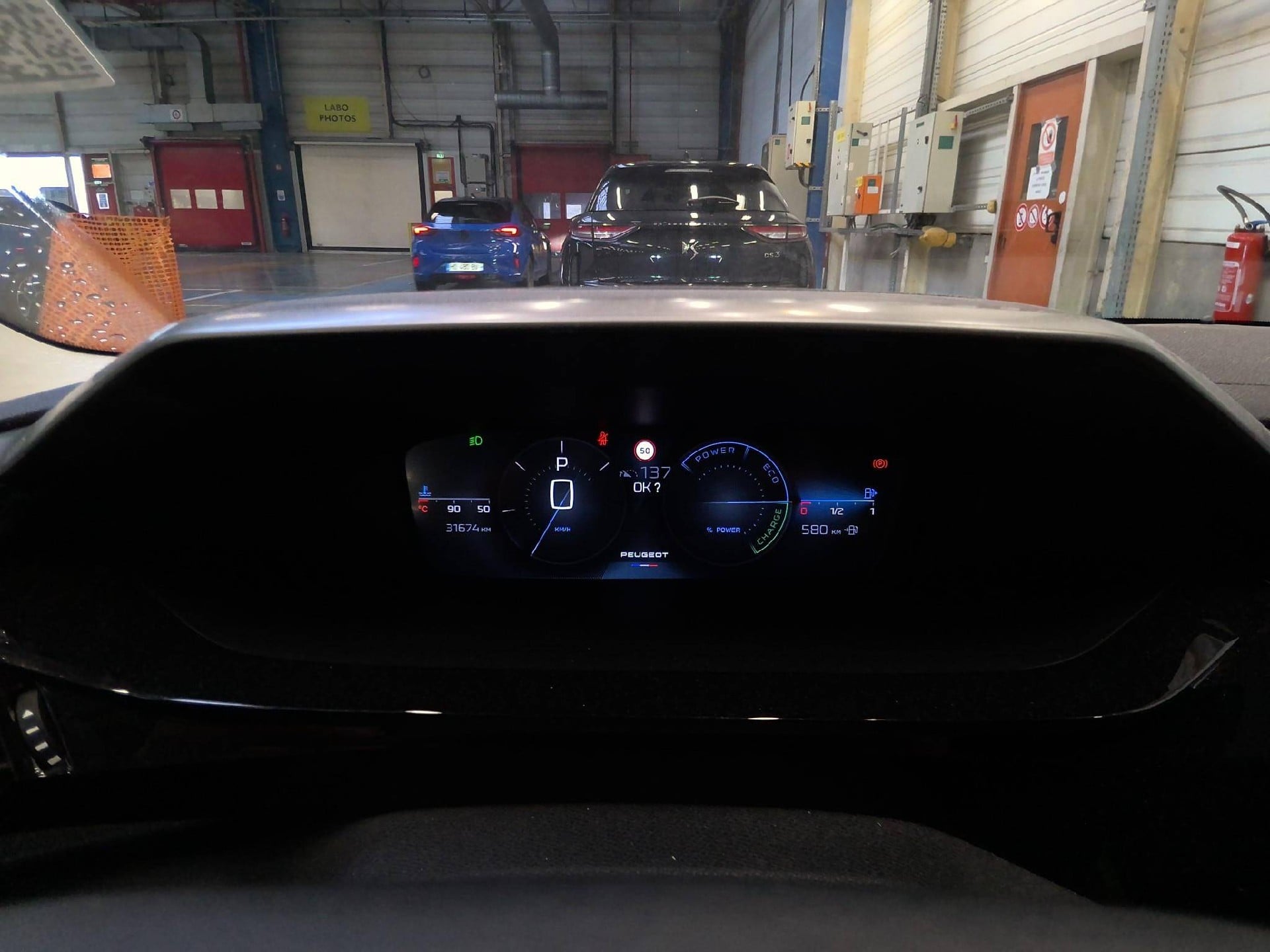 Peugeot 308 Allure Hybrid 136 e-DCS6 1.2 photo