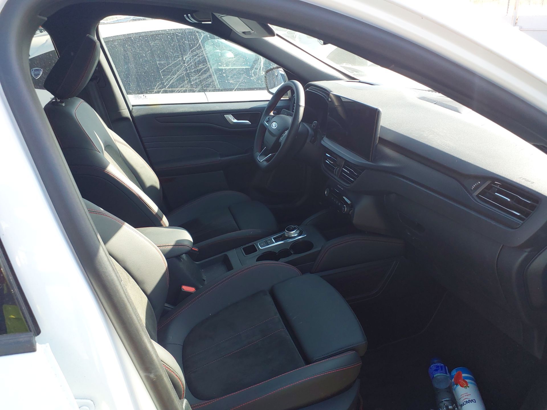 FORD Kuga 2.5 243CV AutomÃ¡tico   ST-LINE X(Pano-Roof + Winterpack) photo