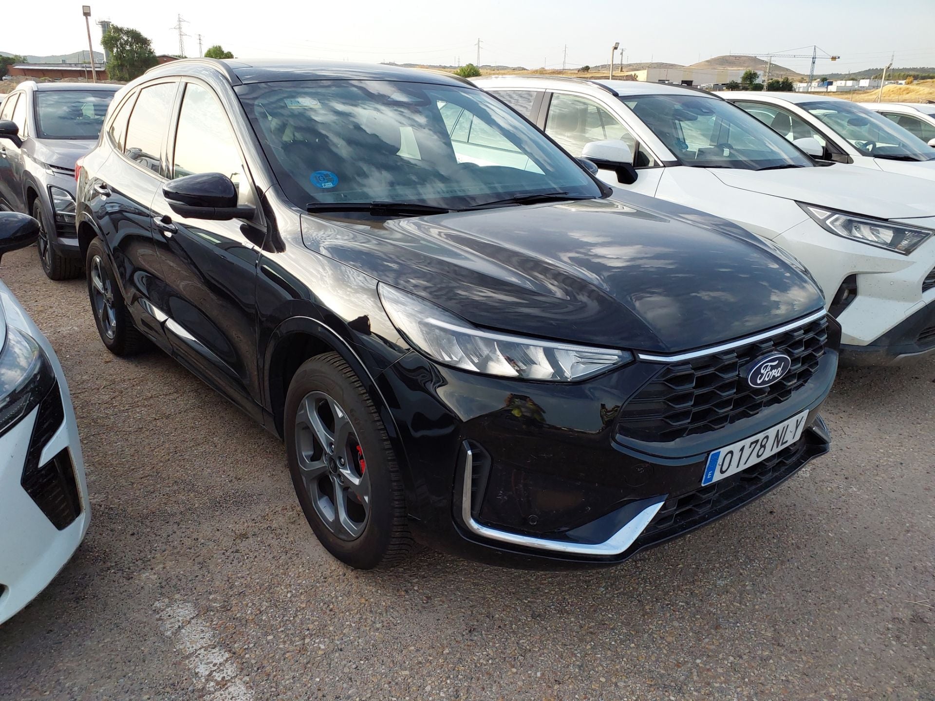 FORD Kuga 2.5 PHEV 243cv Automatico WT gancho St Line X(Pano-Roof + Winterpack + Tow bar)