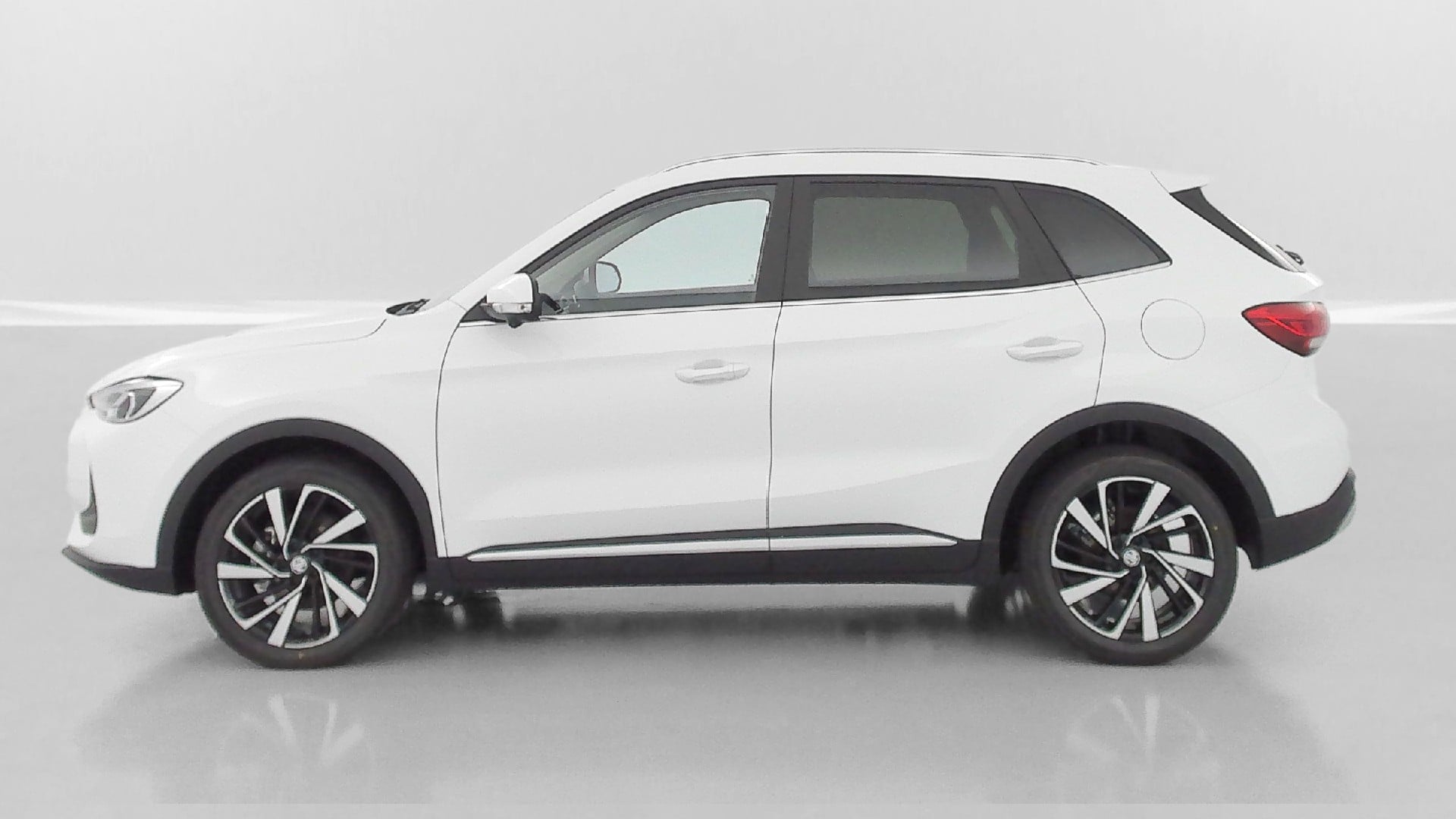 MG ZS Luxury 1.5 L Hybrid+ 197ch photo