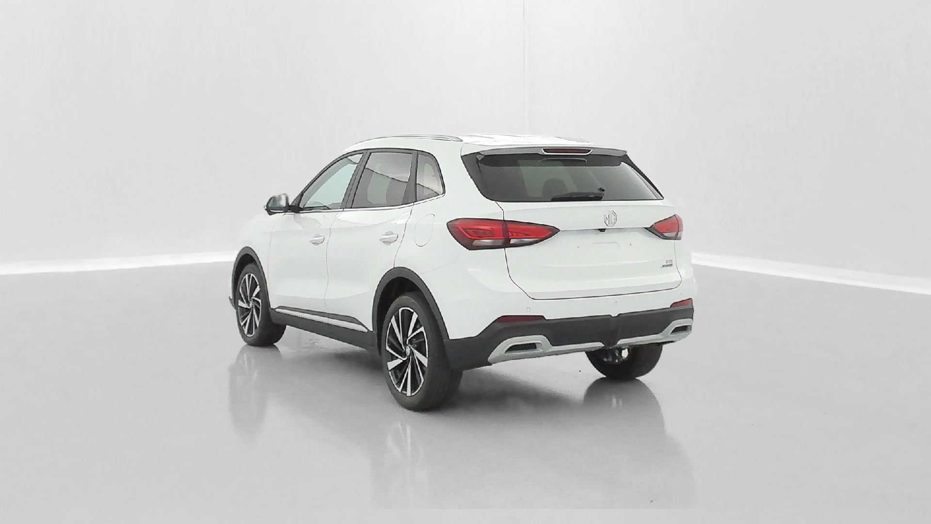 MG ZS Luxury 1.5 L Hybrid+ 197ch photo