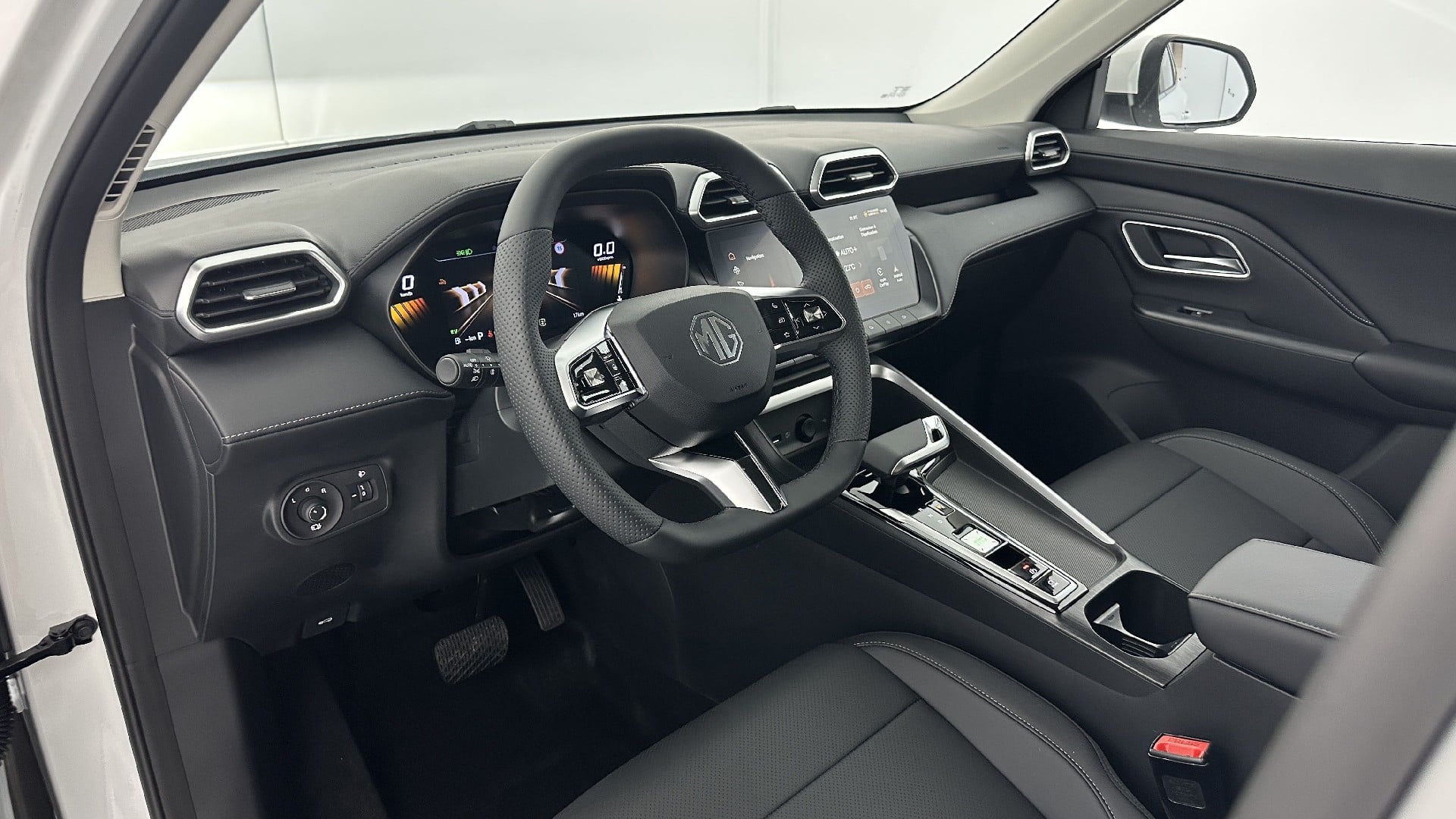 MG ZS Luxury 1.5 L Hybrid+ 197ch photo