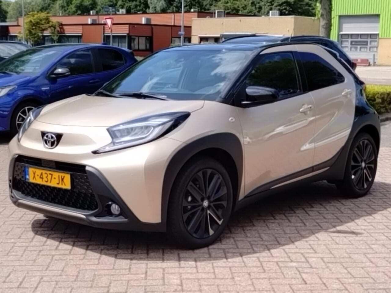 TOYOTA Aygo X 1.0 VVT-i S-CVT Premium