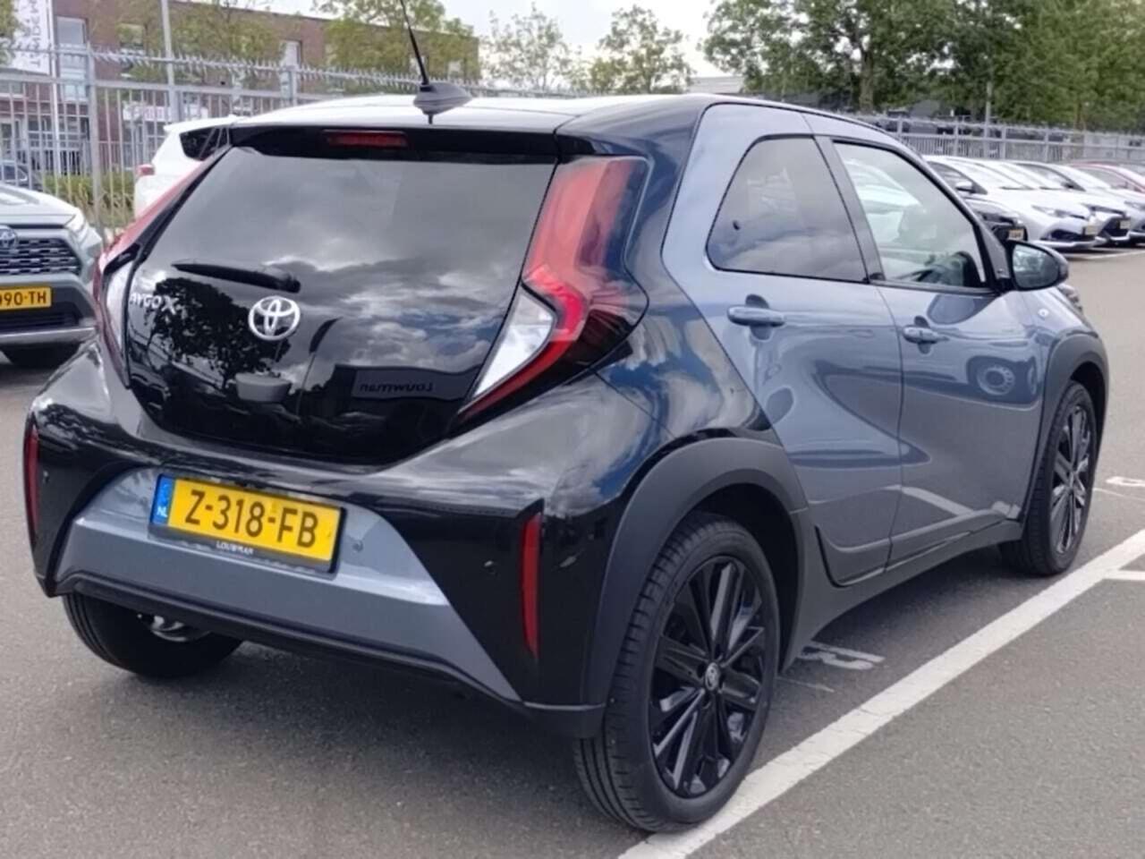 TOYOTA Aygo X 1.0 VVT-i S-CVT Premium photo