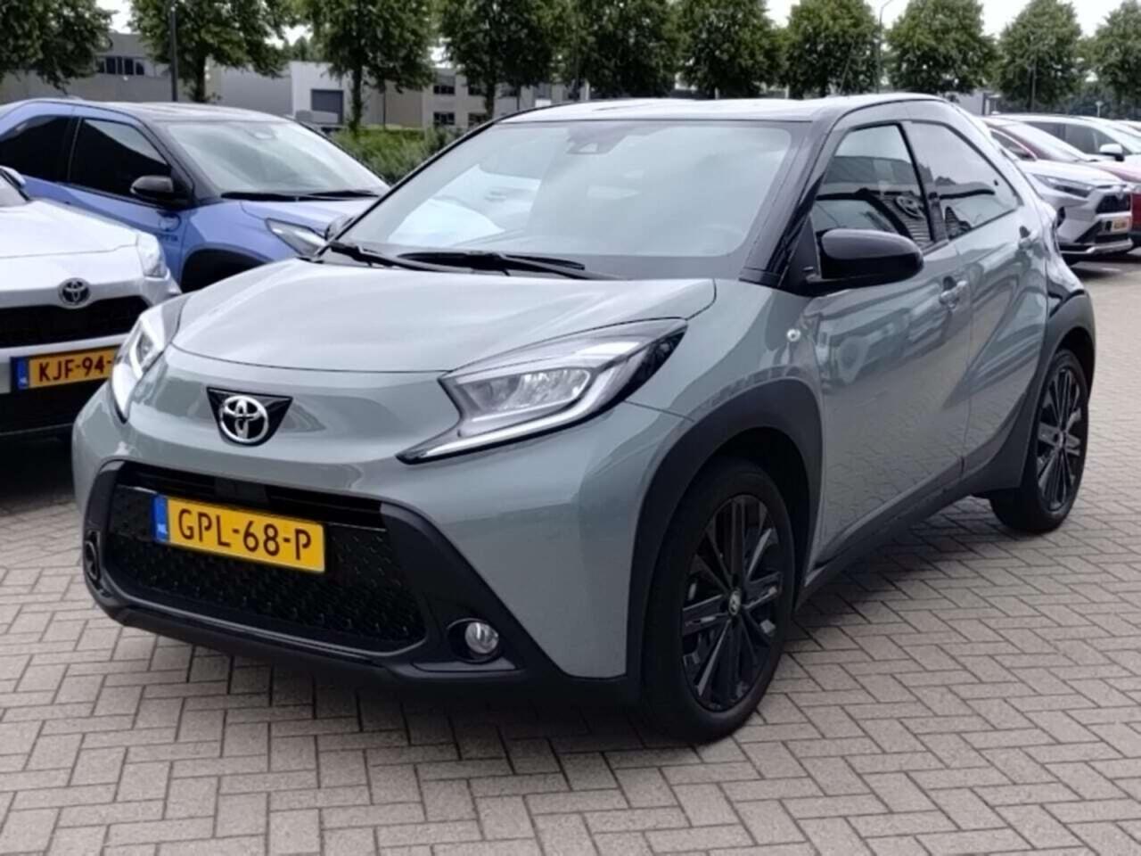 TOYOTA Aygo X 1.0 VVT-i S-CVT Premium