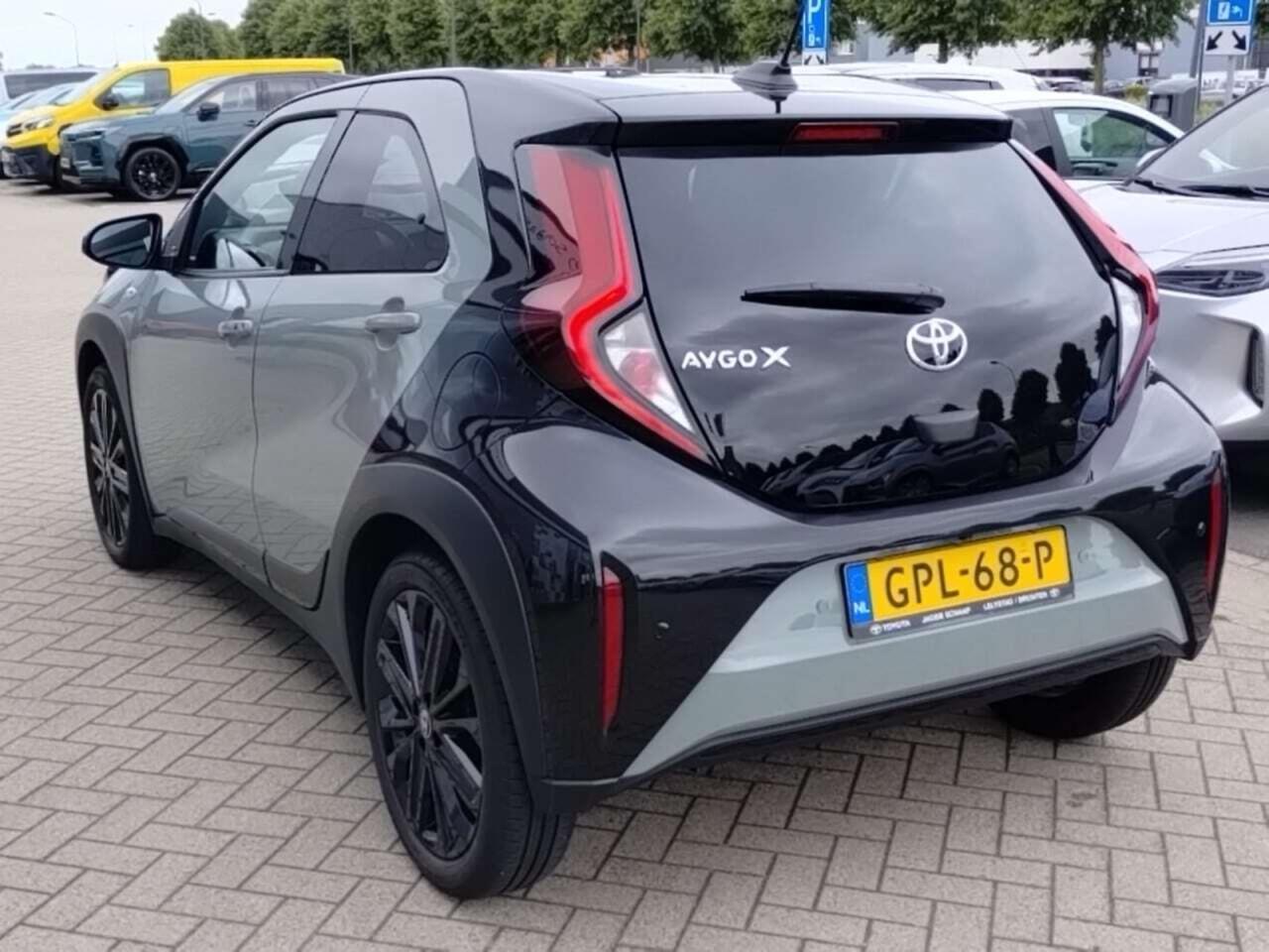 TOYOTA Aygo X 1.0 VVT-i S-CVT Premium photo