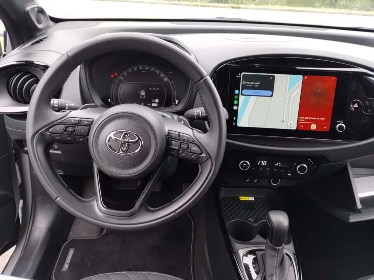 TOYOTA Aygo X 1.0 VVT-i S-CVT Premium photo