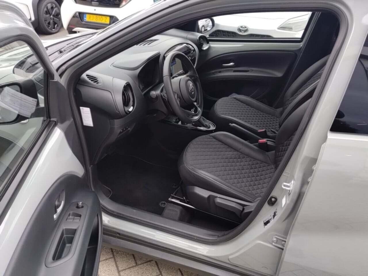 TOYOTA Aygo X 1.0 VVT-i S-CVT Premium photo
