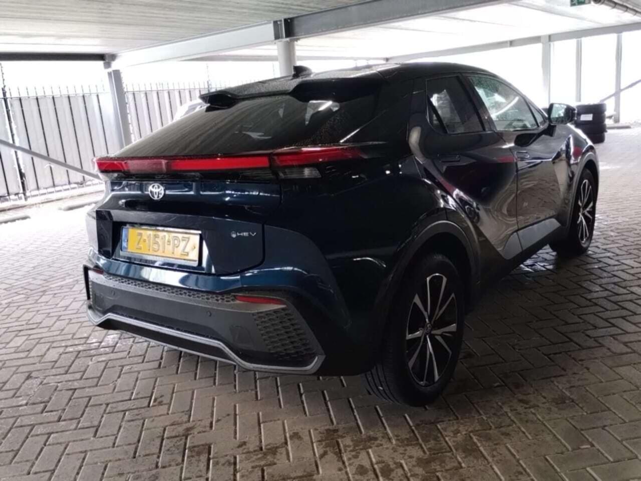 TOYOTA C-HR 1.8 Hybrid 140 First Edition photo