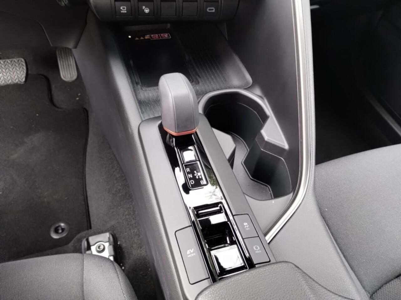 TOYOTA C-HR 1.8 Hybrid 140 First Edition photo