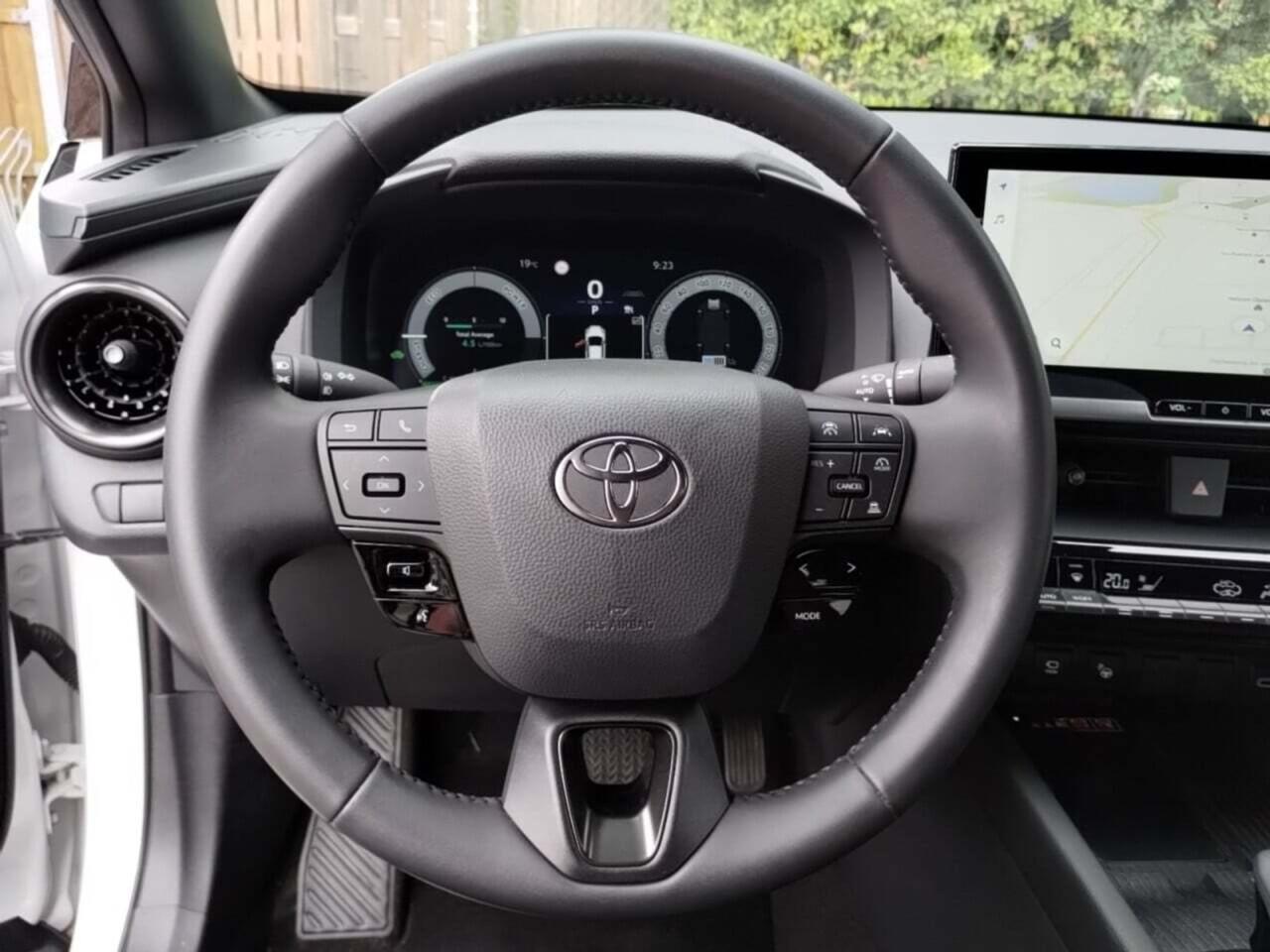 TOYOTA C-HR 1.8 Hybrid 140 First Edition photo