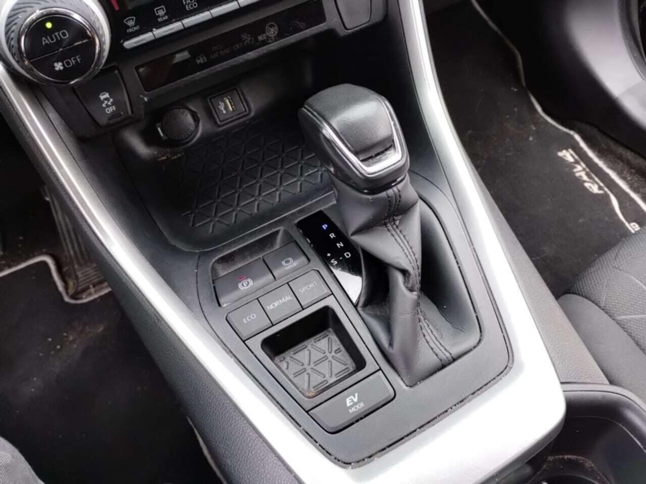TOYOTA RAV4 2.5 Hybrid Active photo