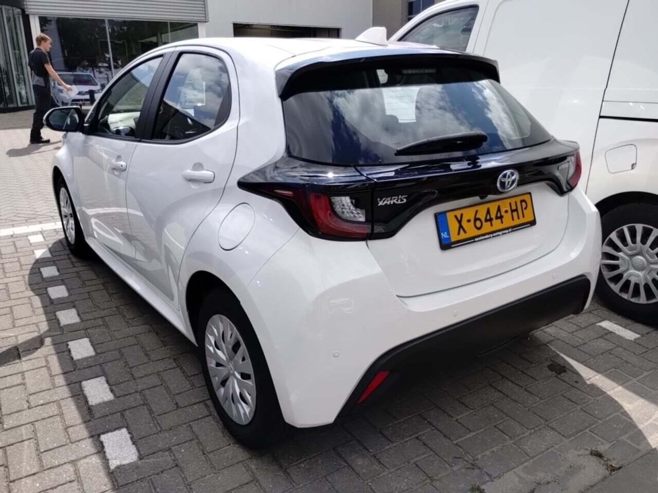 TOYOTA YARIS 1.5 Hybrid Active photo