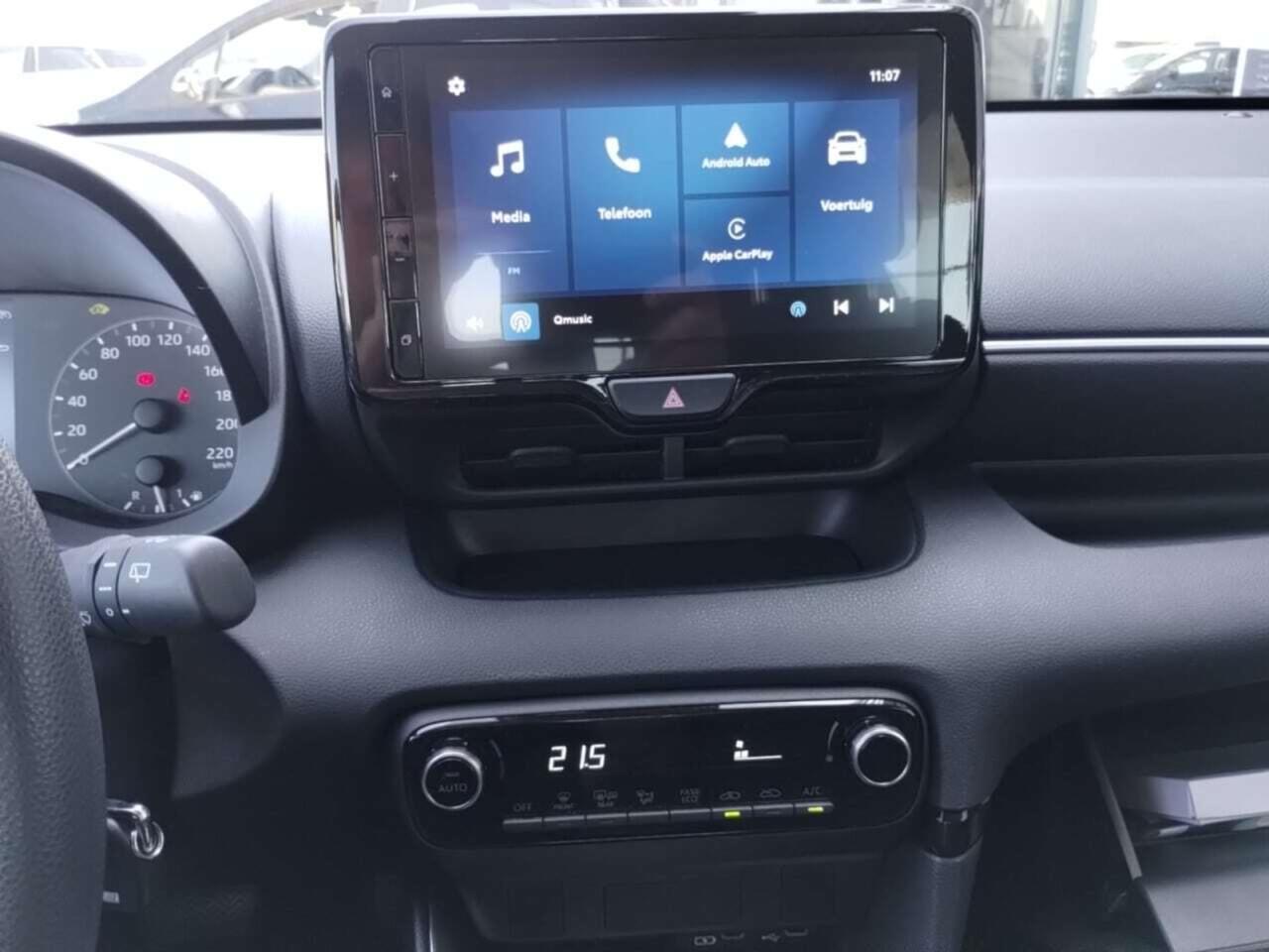 TOYOTA YARIS 1.5 Hybrid 115 Comfort photo