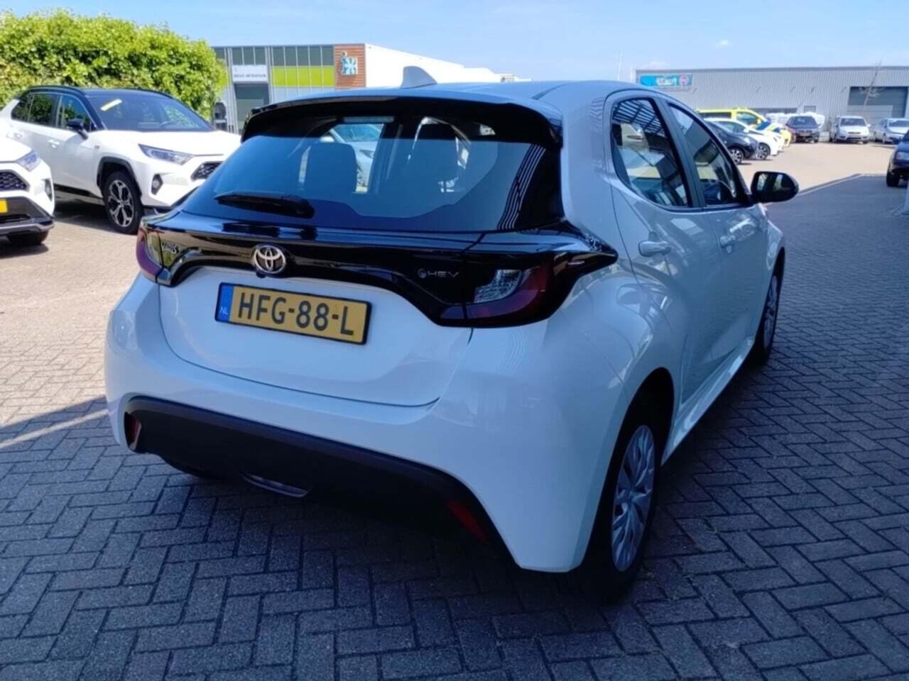 TOYOTA YARIS 1.5 Hybrid 115 Comfort photo