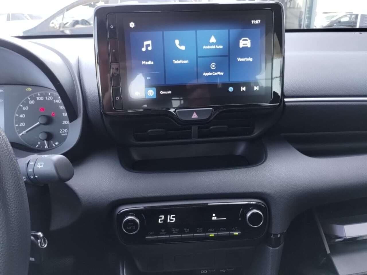 TOYOTA YARIS 1.5 Hybrid 115 Comfort photo