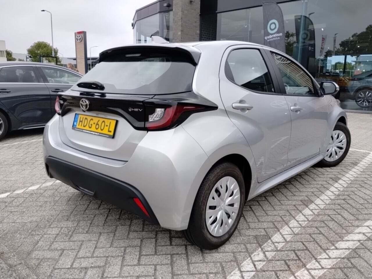 TOYOTA YARIS 1.5 Hybrid 115 Comfort photo