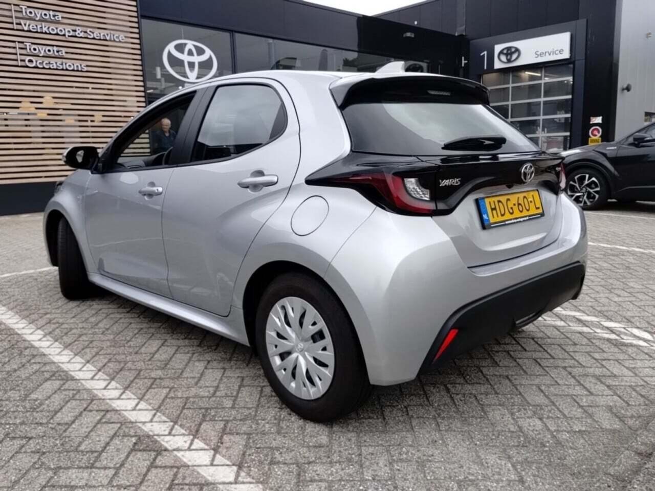 TOYOTA YARIS 1.5 Hybrid 115 Comfort photo