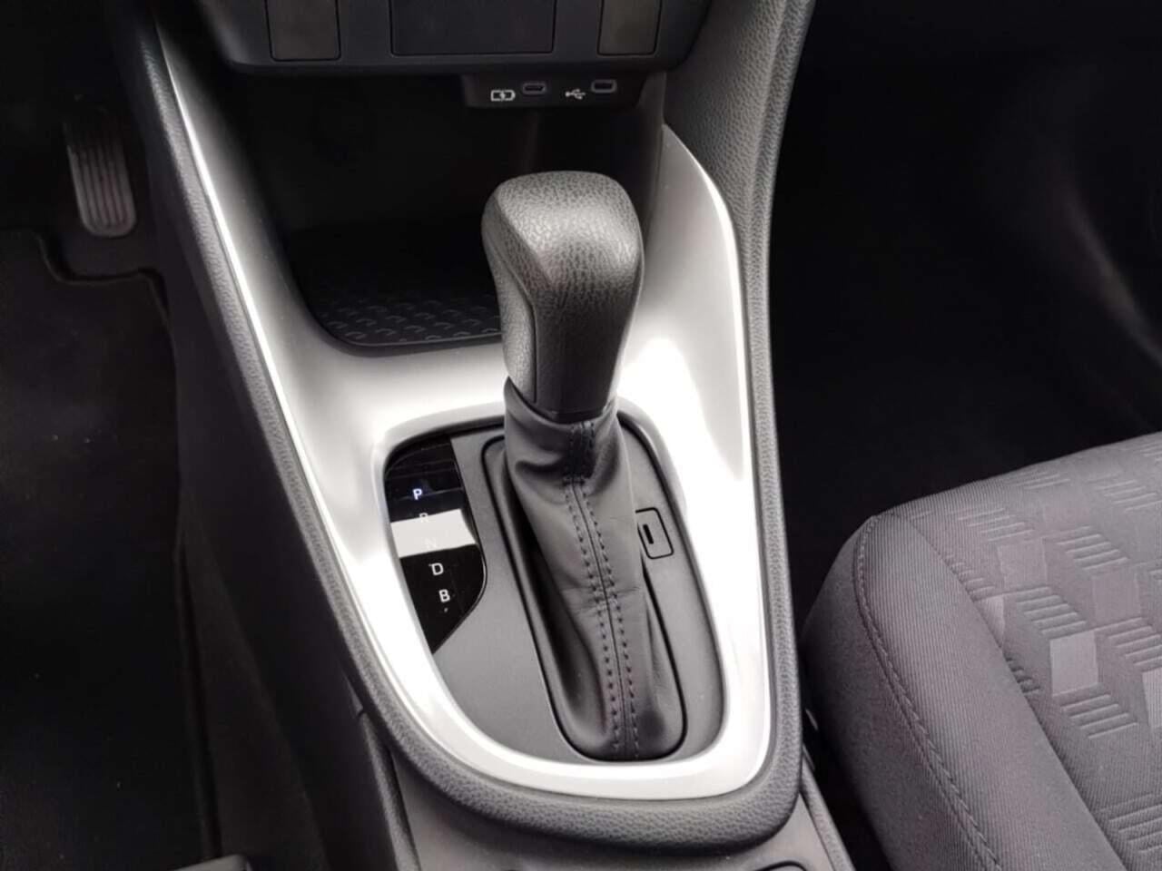TOYOTA YARIS 1.5 Hybrid 115 Comfort photo
