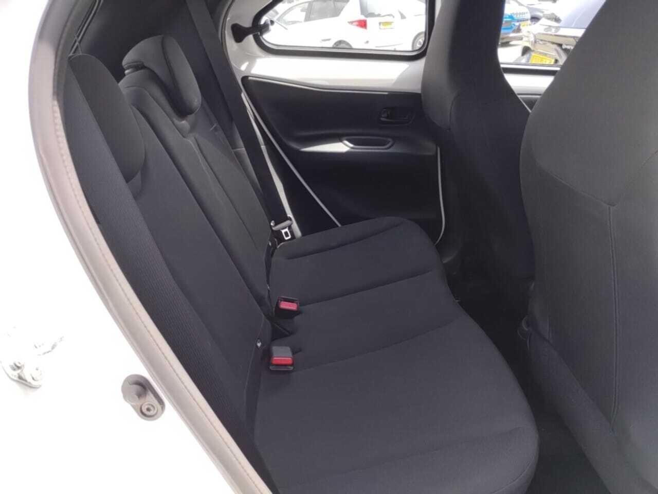 TOYOTA Aygo X 1.0 VVT-i MT Play photo