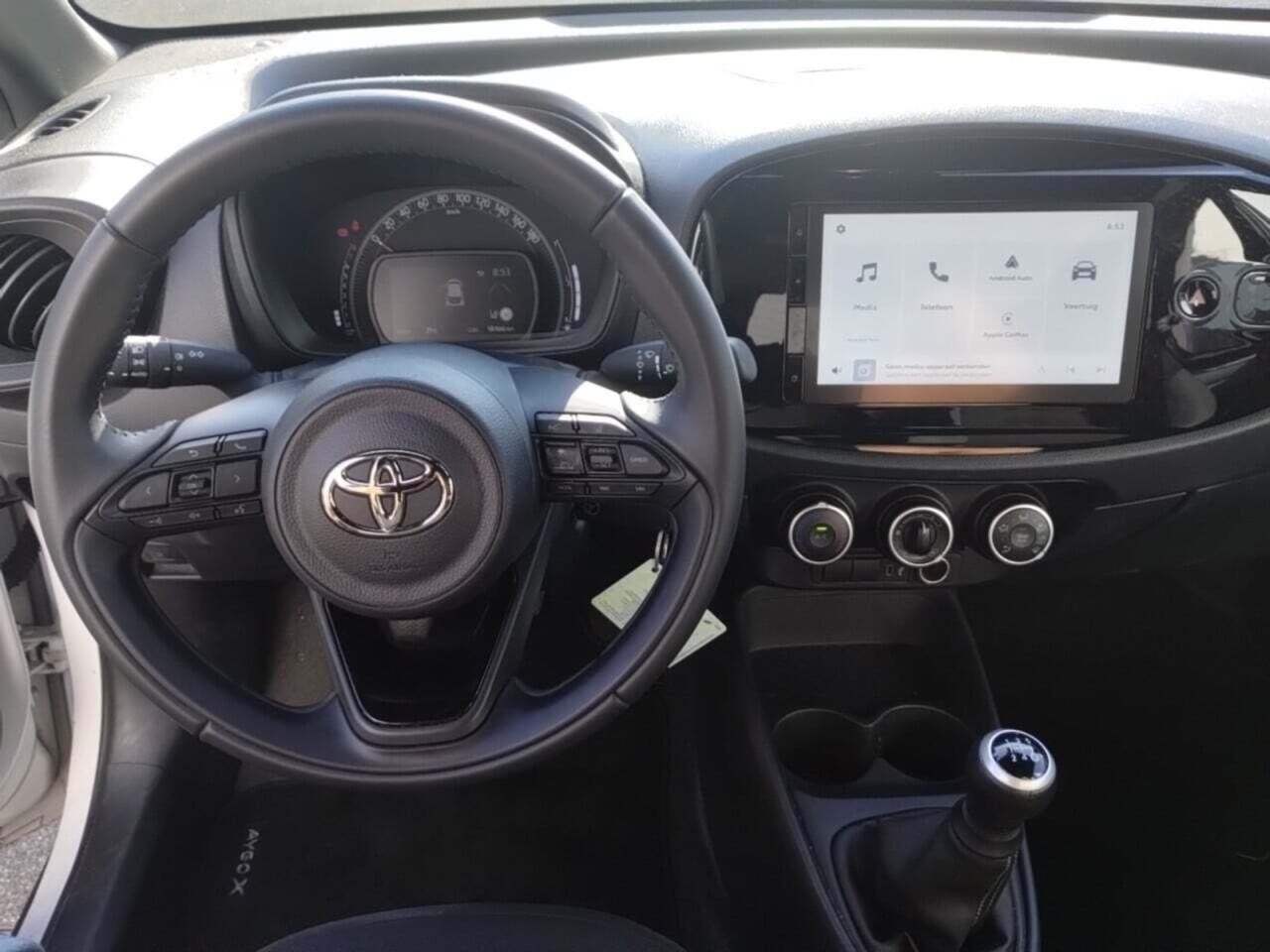 TOYOTA Aygo X 1.0 VVT-i MT Play photo
