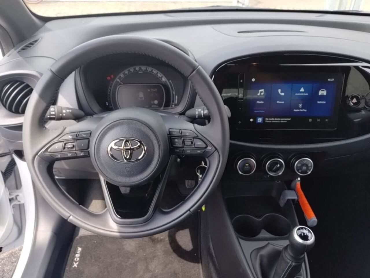 TOYOTA Aygo X 1.0 VVT-i MT Play photo