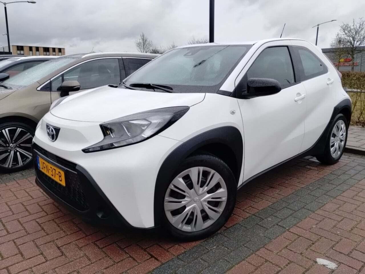 TOYOTA Aygo X 1.0 VVT-i MT Play