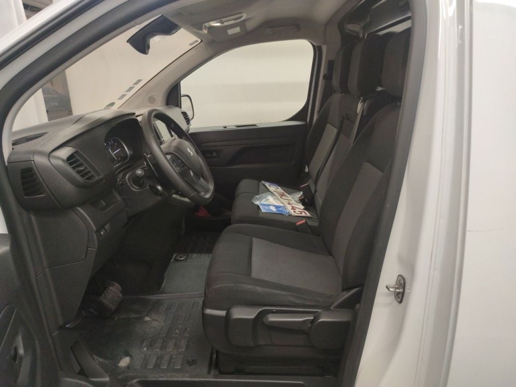 Peugeot Expert Standard L2 2.0 BlueHDi 145 EAT8 4d photo