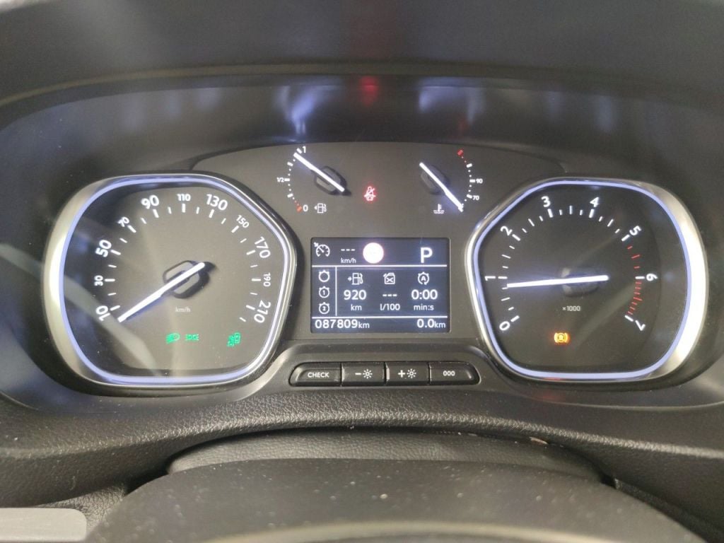 Peugeot Expert Standard L2 2.0 BlueHDi 145 EAT8 4d photo
