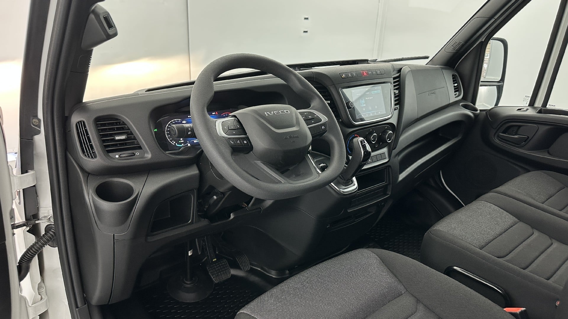 Iveco Daily 35S16BA8 12m³ 2.3 160ch BVA8 photo