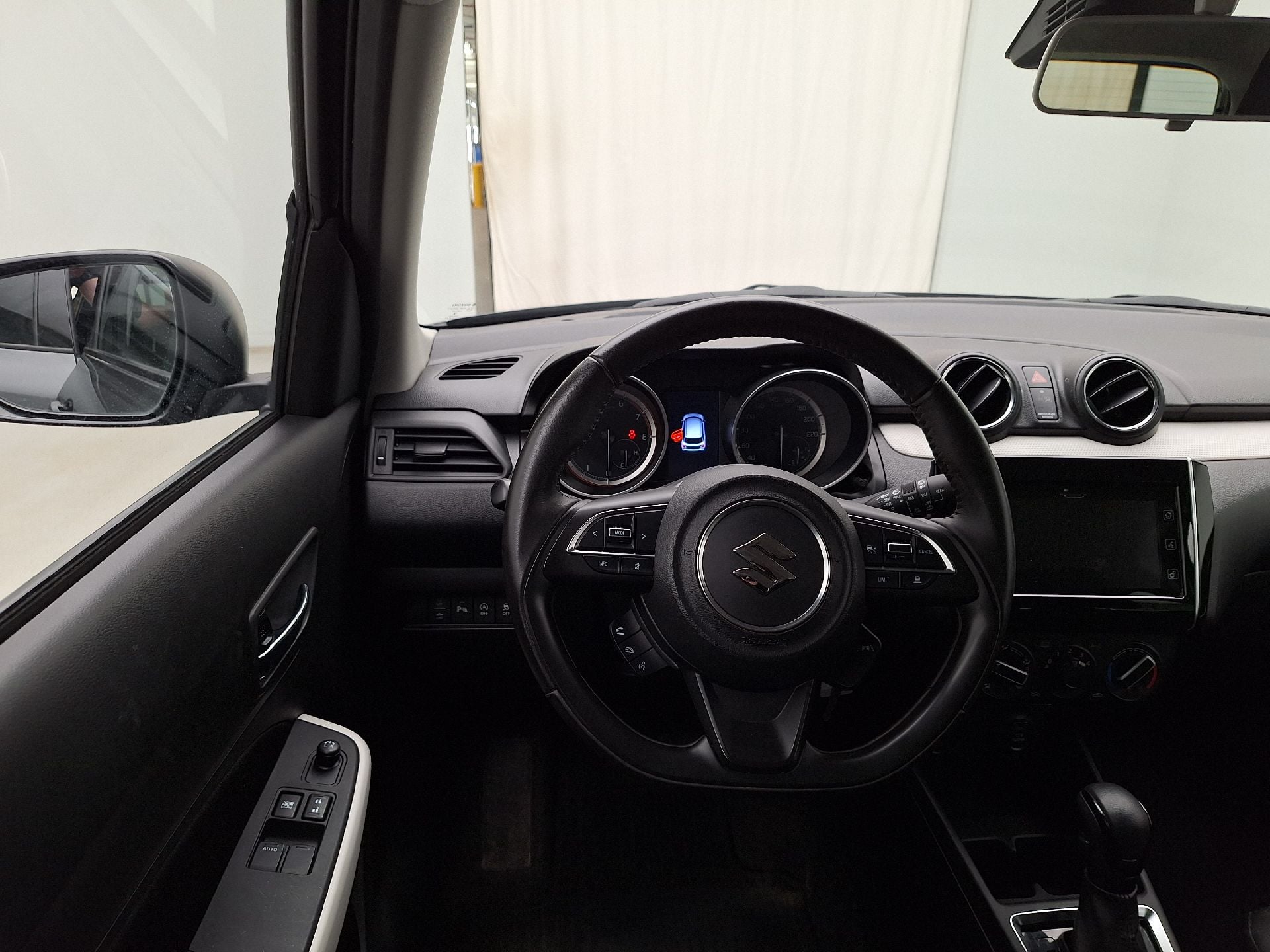 Suzuki, Swift '17, Suzuki Swift 1.2 Grand Luxe + CVT 5d photo